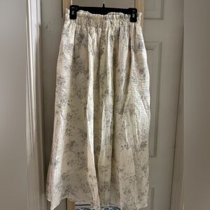 Blu pepper size M NWOT Cream Floral Print Women's Skirt